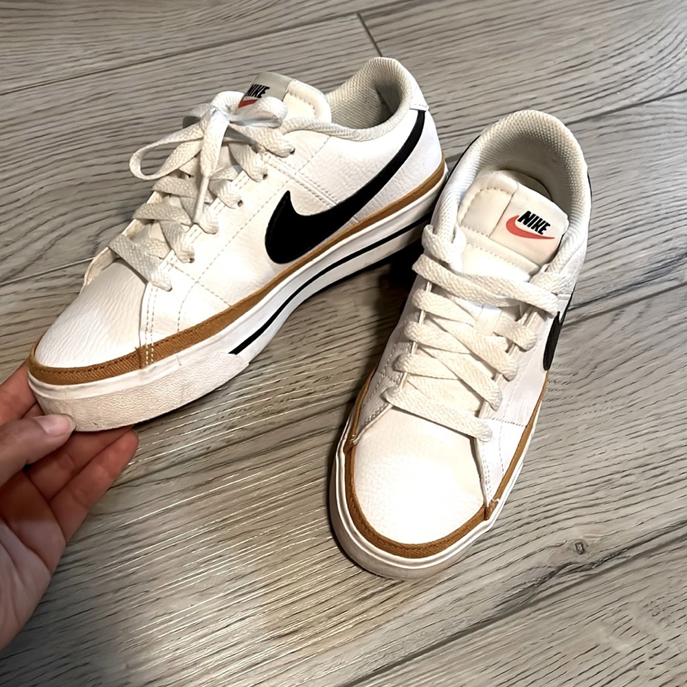Nike court legacy